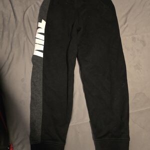 Boys Nike joggers size 6